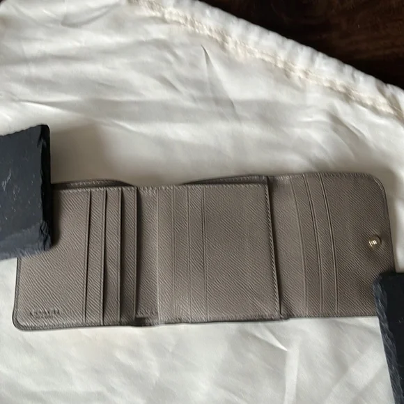 Coach Leather Wallet - Picture 3 of 3